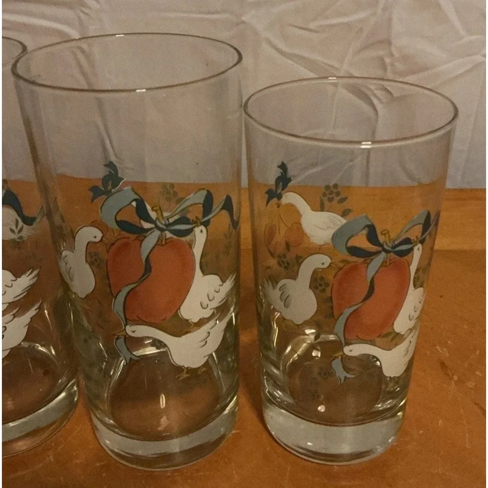 Set of 4 Vintage International 
